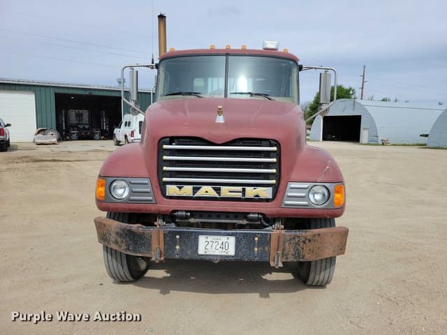 Image of Mack CV713 equipment image 1