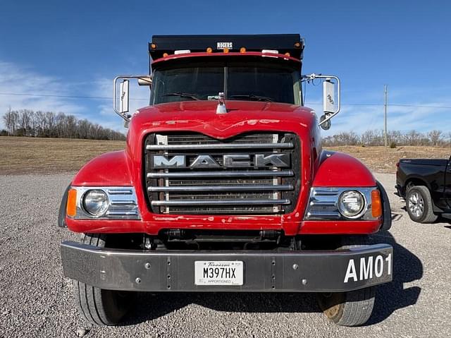 Image of Mack CV713 equipment image 2