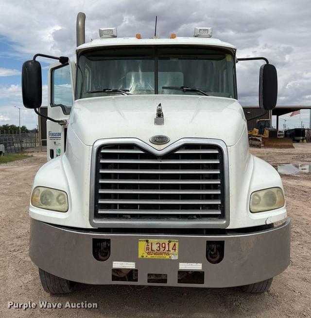Image of Mack CX613 equipment image 1