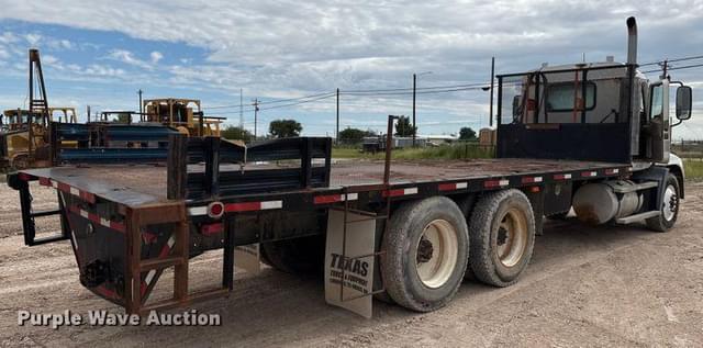 Image of Mack CX613 equipment image 4