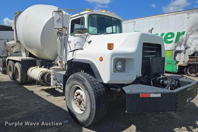 Image of Mack DM600 equipment image 3