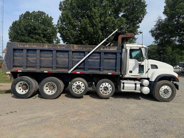 Image of Mack Granite equipment image 1