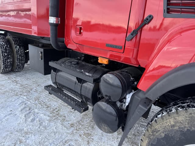 Image of Mack Granite CV713 equipment image 4