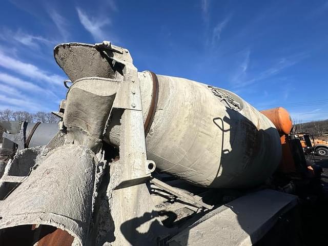 Image of Mack Granite CV713 equipment image 3