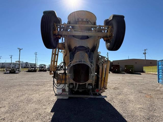 Image of Mack Granite CV713 equipment image 3