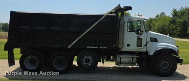 Image of Mack Granite CV713 equipment image 3