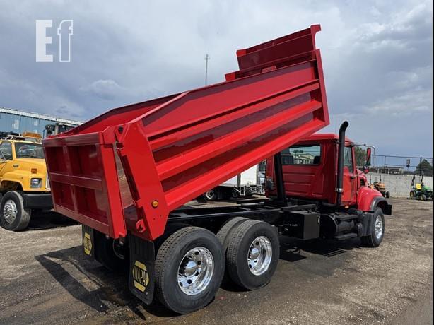 Image of Mack Granite CV713 equipment image 3