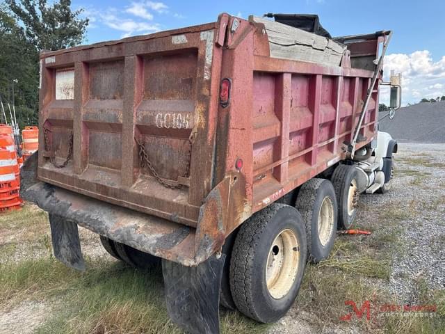 Image of Mack Granite CV713 equipment image 2