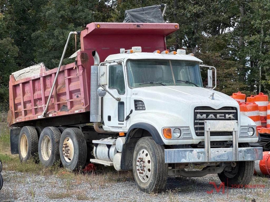 2004 Mack Granite CV713 Equipment Image0
