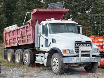 Main image Mack Granite CV713