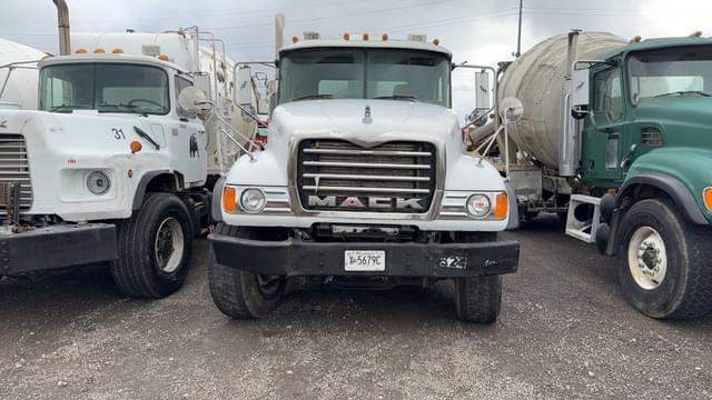 Image of Mack Granite equipment image 1