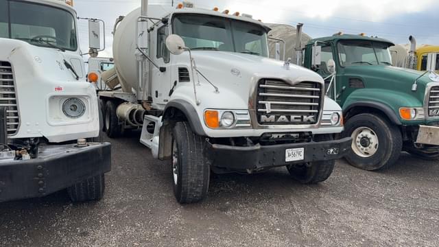 Image of Mack Granite equipment image 2