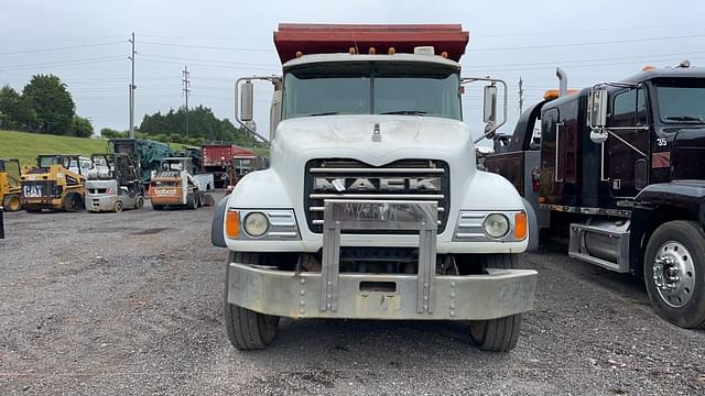 Image of Mack Granite equipment image 1