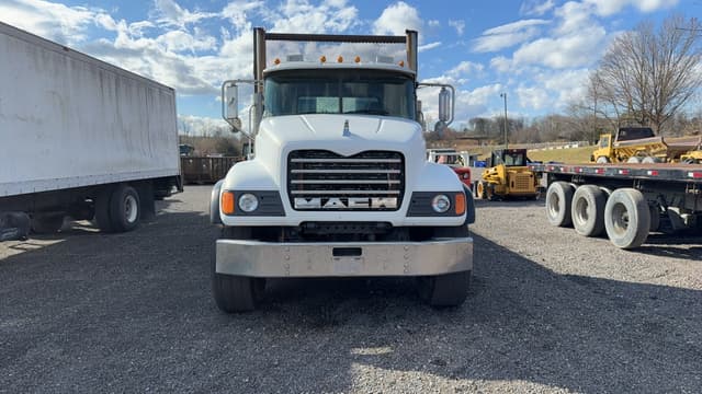 Image of Mack Granite equipment image 1