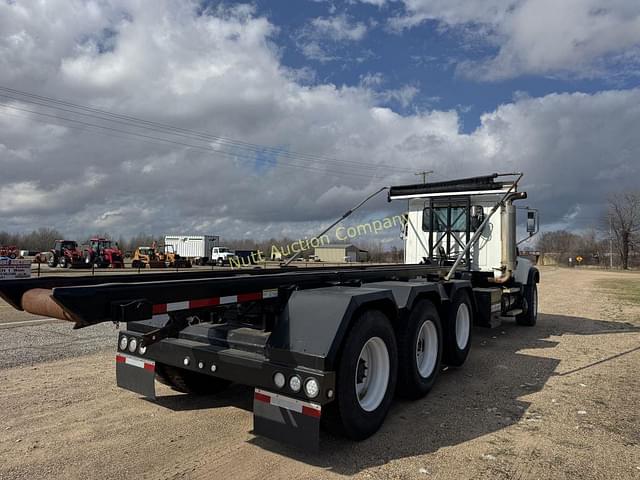 Image of Mack Granite equipment image 4