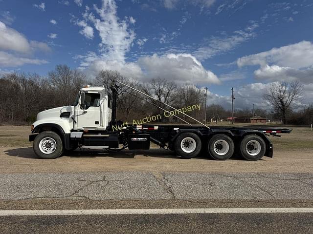 Image of Mack Granite equipment image 1