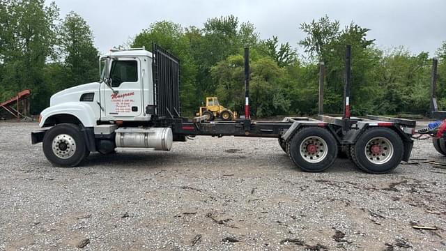 Image of Mack Granite equipment image 1