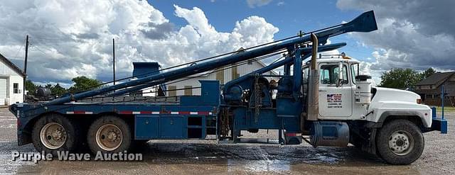 Image of Mack RD690SX equipment image 3