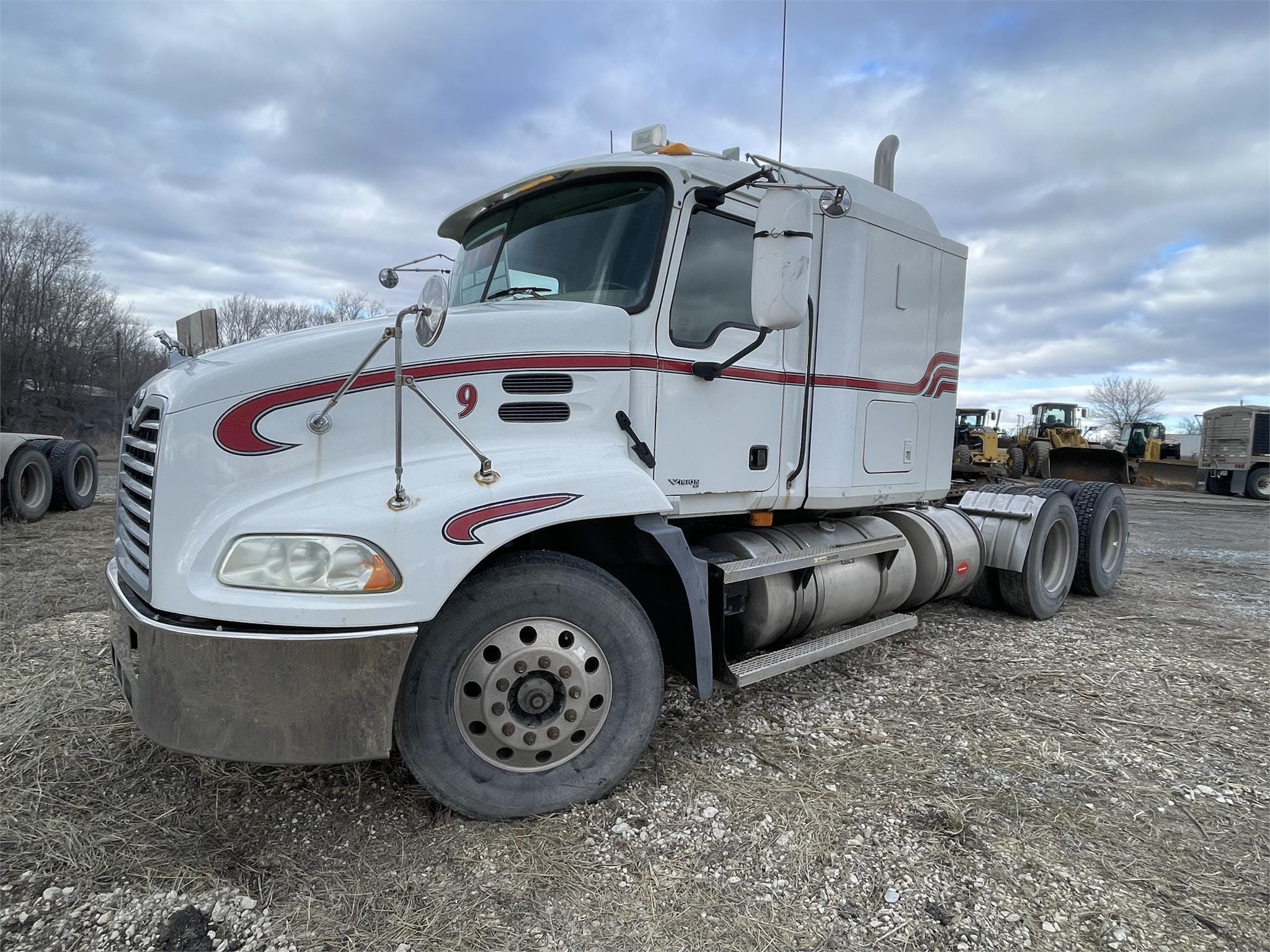 Main image Mack Vision CX613