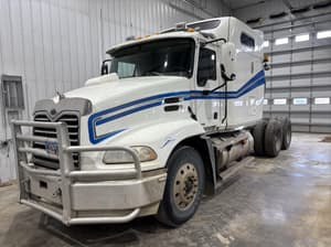 2004 Mack Vision CX613 Image