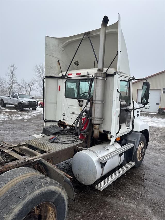 Image of Mack Vision CX613 equipment image 3