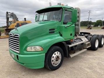 Main image Mack CX613