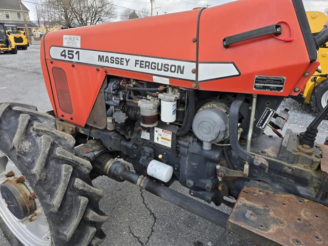 Image of Massey Ferguson 451 equipment image 4