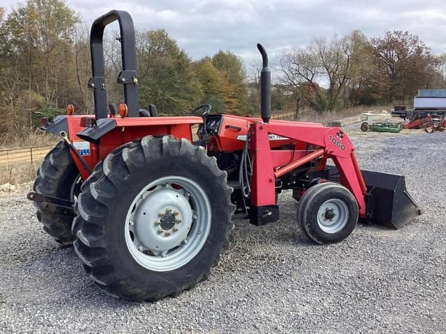 Image of Massey Ferguson 471 equipment image 2