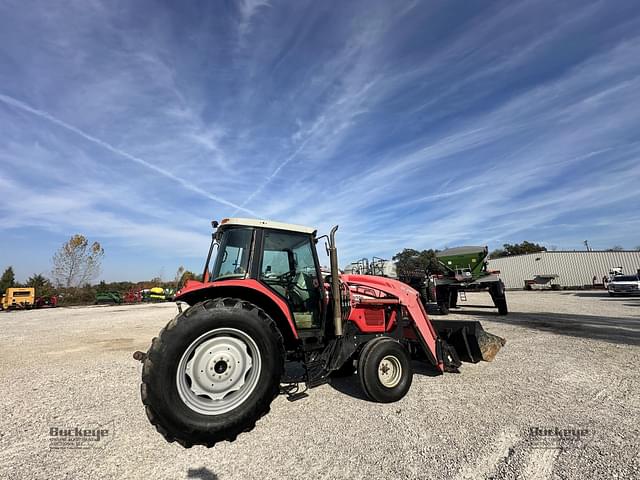 Image of Massey Ferguson 5455 equipment image 4