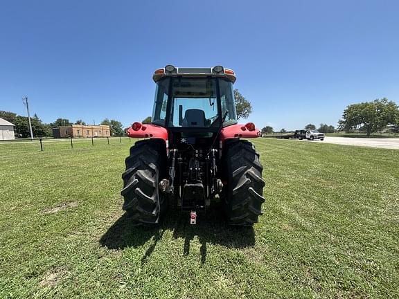 Image of Massey Ferguson 5455 equipment image 4