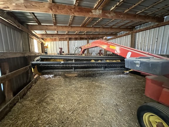 2004 New Holland 1475 Equipment Image0