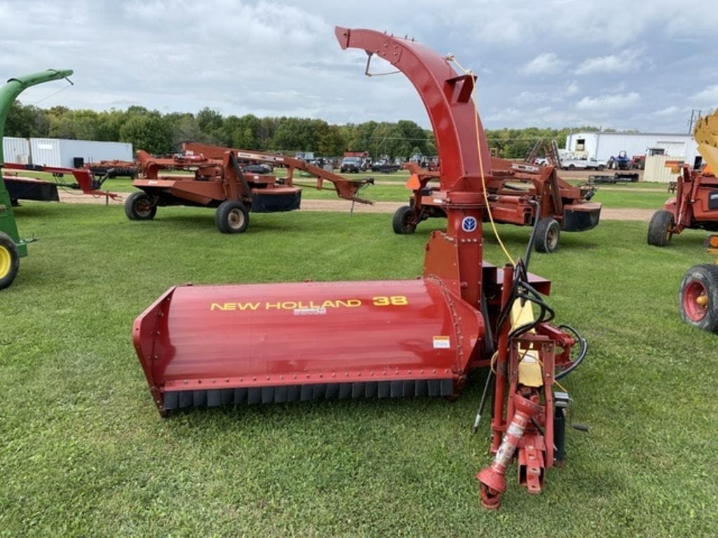 2004 New Holland 38 Equipment Image0