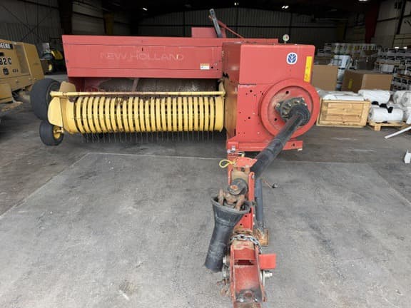 Image of New Holland 575 equipment image 1