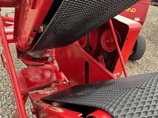 Image of New Holland 575 equipment image 3