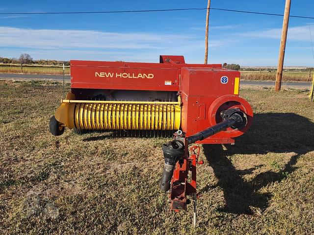 Image of New Holland 580 equipment image 1