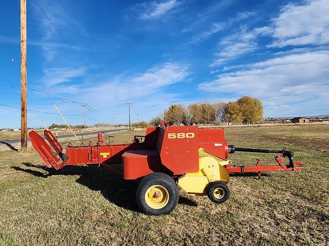 Image of New Holland 580 equipment image 2