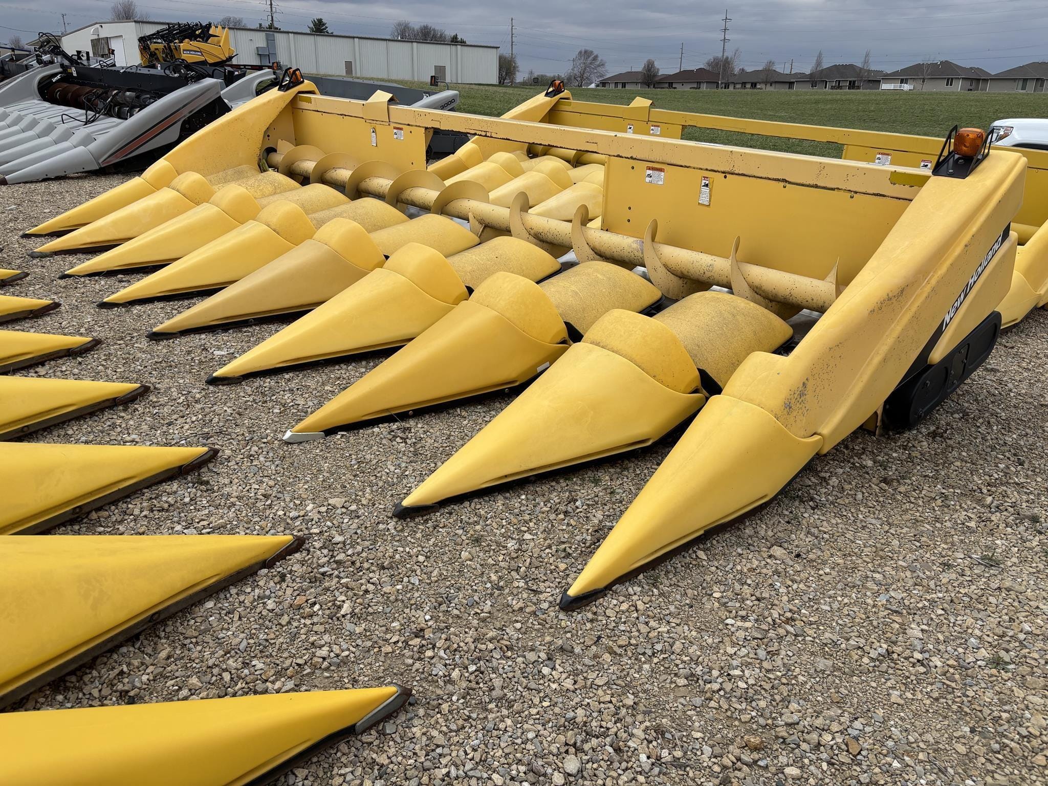 2004 New Holland 98C Equipment Image0