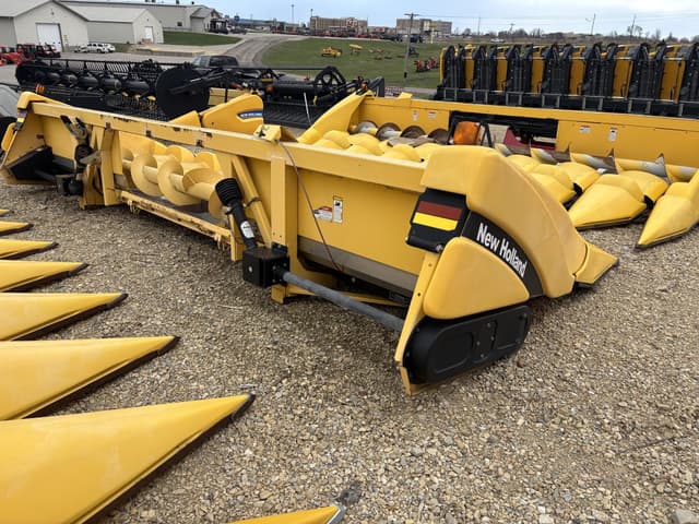 Image of New Holland 98C equipment image 4