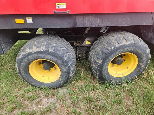 Image of New Holland BB940A equipment image 3