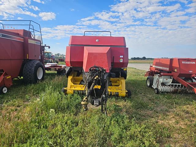 Image of New Holland BB940A equipment image 2
