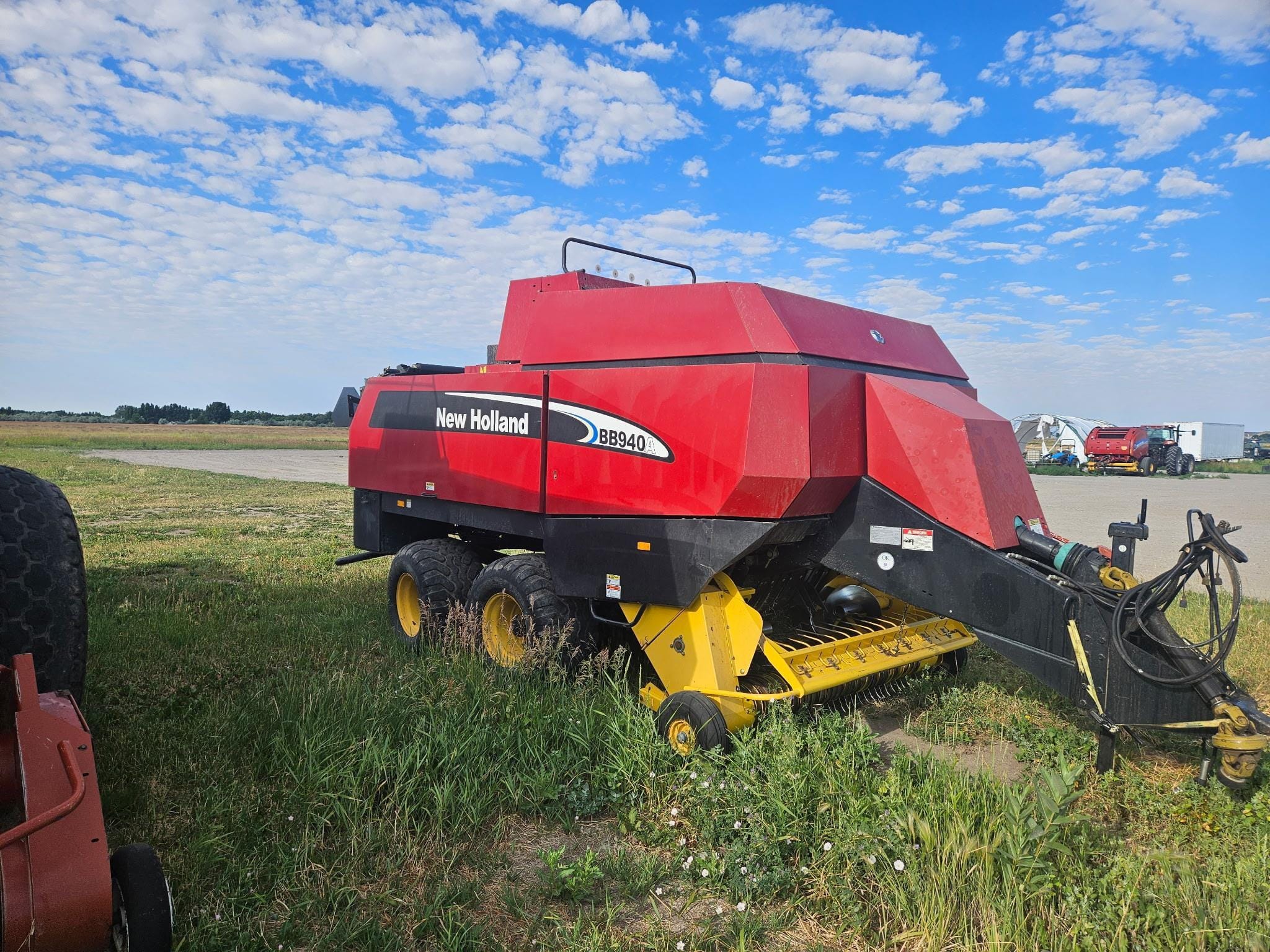 2004 New Holland BB940A Equipment Image0