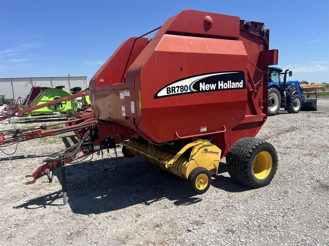 Image of New Holland BR780 Primary image