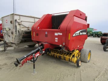 Main image New Holland BR780