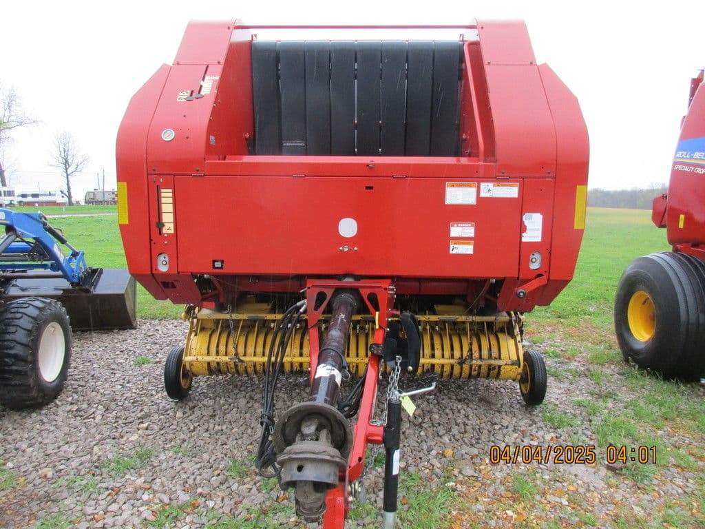 Image of New Holland BR780 Image 0