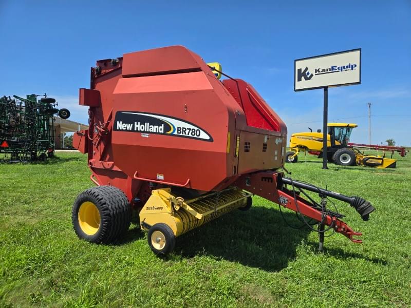 Image of New Holland BR780 Primary image
