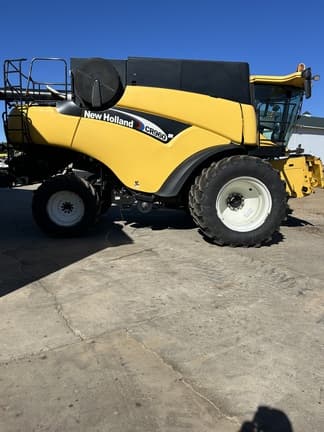 Image of New Holland CR960 equipment image 3
