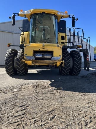 Image of New Holland CR960 equipment image 2
