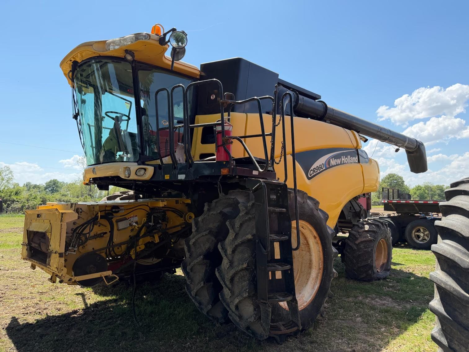 2004 New Holland CR960 Equipment Image0