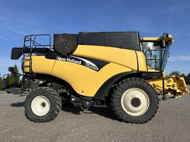 Image of New Holland CR970 equipment image 3