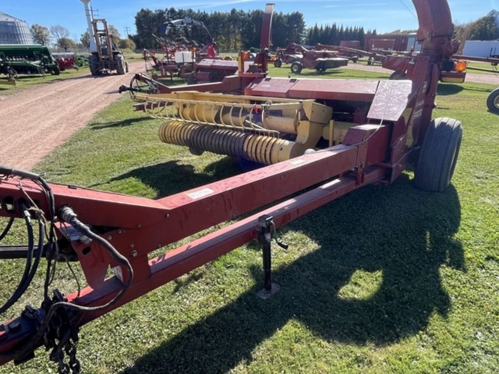 2004 New Holland FP230 Equipment Image0